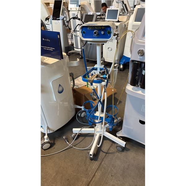 PATIENT CONTROLLED NITROUS OXIDE/OXYGEN MIX FOR FAST PAIN AND ANXIETY RELIEF.