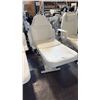 Image 1 : WHITE ELECTRIC FULLY ARTICULATED SALON/SPA TREATMENT CHAIR