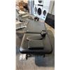 Image 2 : HEAVY-DUTY ELECTRIC MEDICAL MASSAGE BED