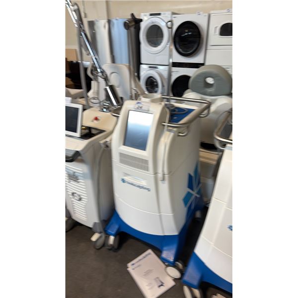 ZELTIQ BREEZE CRYOLIPOLYSIS COOL SCULPTING SYSTEM FREEZES AND PERMANENTLY