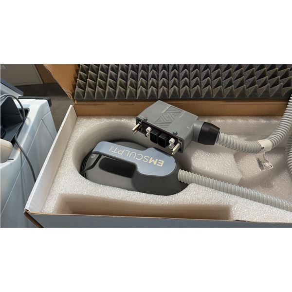 EMSCULPT NEO 899-AP-C-1. LARGE SCALE SURFACE GEOMETRY APPLICATOR. HANDPIECE COMPONENT ONLY.
