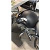 Image 1 : CONTOUR SADDLE SEAT AESTHETICIAN CHAIR ERGONOMIC ROLLING STOOL