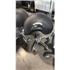 Image 1 : CONTOUR SADDLE SEAT AESTHETICIAN CHAIR ERGONOMIC ROLLING STOOL