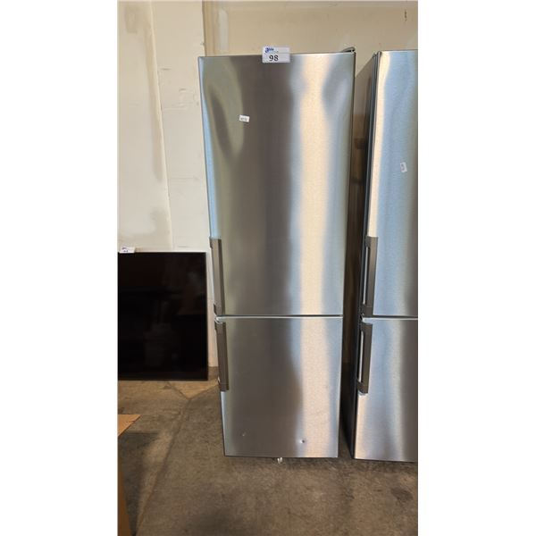 WHIRLPOOL URB551WNGZ BOTTOM-FREEZER REFRIGERATOR NO FROST 120V 150W KITCHEN APPLIANCE POLAND