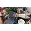 Image 2 : ASSORTED OFFICE CHAIRS WITH COSMETIC/CONDITION ISSUES