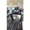 Image 2 : PRECOR TRM 800-18 COMMERCIAL TREADMILL BASE 120V MULTI-CONSOLE COMPATIBLE