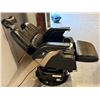 Image 2 : TAKARA BELMONT LEGEND ELECTRIC HYDRAULIC BARBER AND GROOMING CHAIR