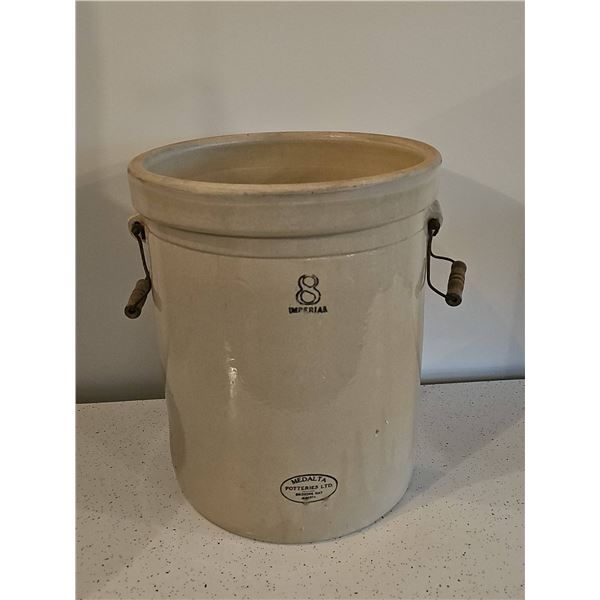 Medalta Potteries 8 Imperial Stoneware Crock