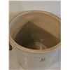 Image 4 : Medalta Potteries 8 Imperial Stoneware Crock