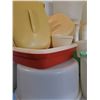 Image 4 : Fantastic Collection of Vintage Tupperware! 
