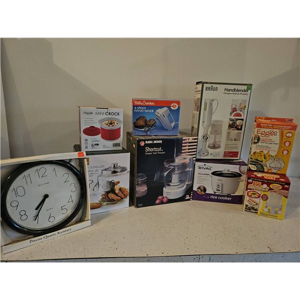 Kitchen Appliances and Gadgets Lot
