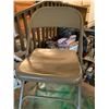 Image 4 : 3 Metal Folding Chairs with 6ft folding table