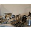 Image 7 : Vintage Aluminum Bakeware Lot