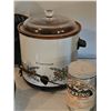 Image 4 : Vintage MCM Kitchen Appliances and Decor with original Stanley