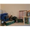 Image 1 : VINTAGE Coleman Camp Stove and Lantern Lot