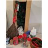Image 1 : Holiday and Seasonal Decorations Lot