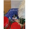 Image 4 : Holiday and Seasonal Decorations Lot