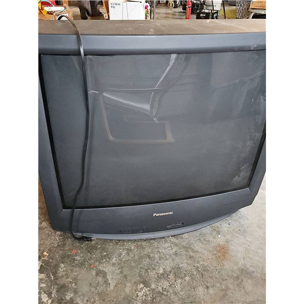 Panasonic CT-32D10CB Color TV (2000)