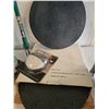 Image 6 : Garden and Home Items Lot
