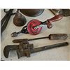 Image 4 : Vintage and Antique Hand Tools and Cans
