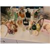 Image 1 : Vintage Cosmetics and Collectibles