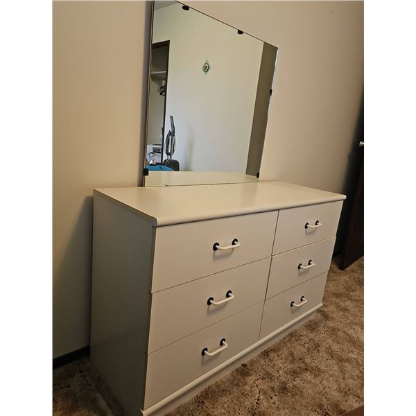 White 6-Drawer Dresser with Mirror