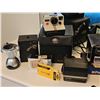 Image 2 : Vintage Cameras and Electronics Lot