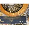 Image 7 : Vintage Collectors Lot! Clock, Vintage Bag and More!