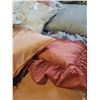 Image 6 : Decorative Throw Pillows and Shams