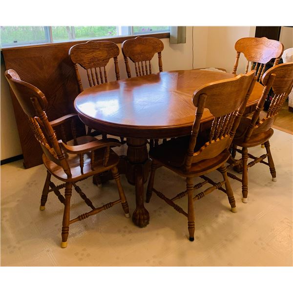 Beautiful Solid Oak Dining Table With Stunning Claw Feet, Leaf with 6 Matching Chairs