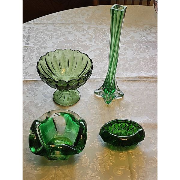 4 Green Pressed and Art Glass Pieces