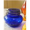 Image 4 : Decorative Glassware and Figurine Lot