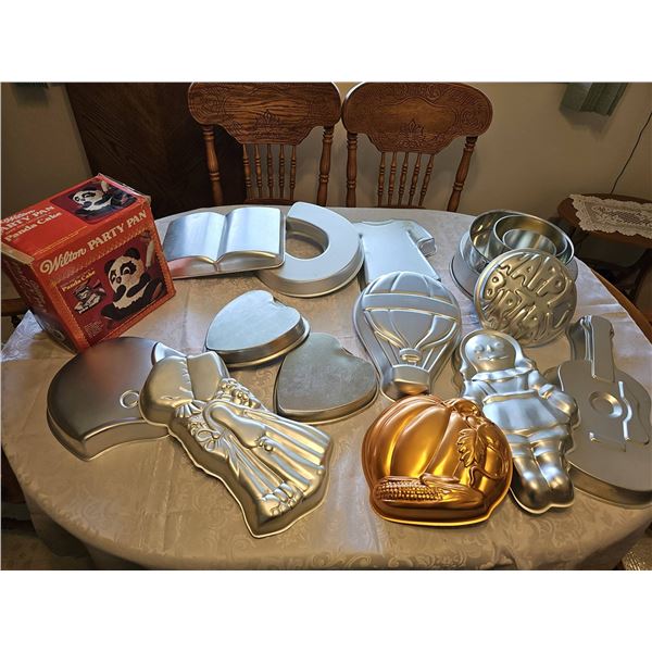 Bakers Delight! Wilton Cake Pan Collection, Assorted Shapes. Some Vintage, Like New Condition