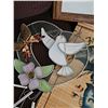 Image 6 : Art Lot: Wall Hangings and Decor