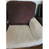 Image 5 : Sectional Sofa with Brown and Beige Covers