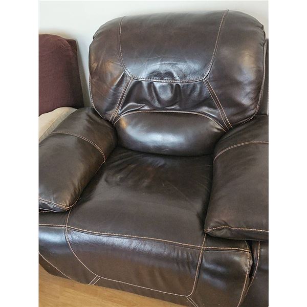 Over Sized Super Comfy Brown Leather Recliner Armchair. Perfect for Relaxing!
