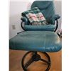 Image 2 : Green Faux Leather Swivel Chair and Ottoman