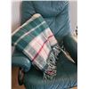 Image 3 : Green Faux Leather Swivel Chair and Ottoman