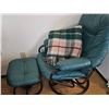 Image 4 : Green Faux Leather Swivel Chair and Ottoman