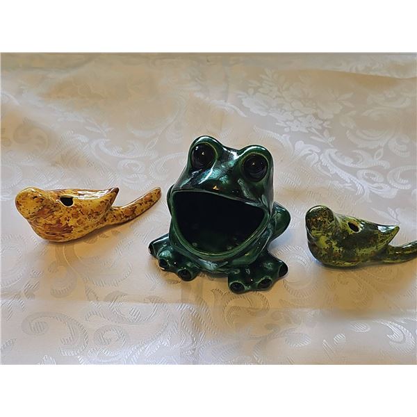 Vintage Ceramic Frog Scrubby Holder With Two MCM Bird Figurines