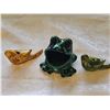 Image 1 : Vintage Ceramic Frog Scrubby Holder With Two MCM Bird Figurines