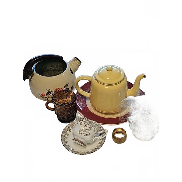 Teapots, Cups, and Tableware Lot