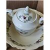 Image 8 : Lot: Tableware, Art, Wall Clock