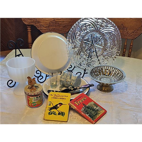 Lot: Decor, Kitchenware, Books
