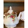 Image 17 : Royal Albert Old Country Roses Dinnerware Set