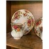 Image 22 : Royal Albert Old Country Roses Dinnerware Set