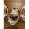 Image 23 : Royal Albert Old Country Roses Dinnerware Set