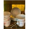 Image 8 : Dinnerware and Kitchenware Lot
