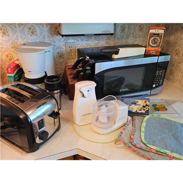 Kitchen Small Appliance and Tool Lot