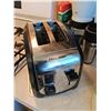 Image 2 : Kitchen Small Appliance and Tool Lot